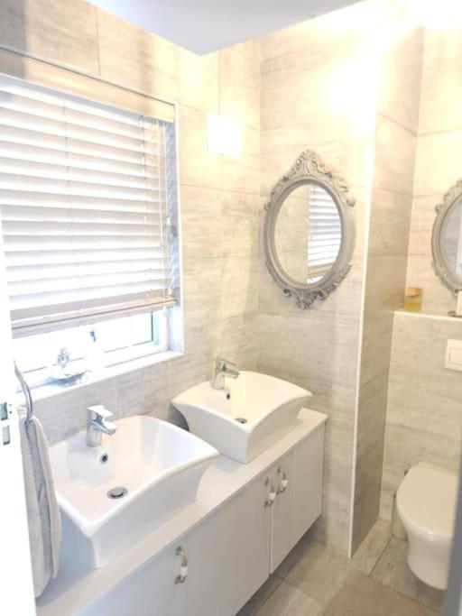 Cape Town, Sea Point, Beautiful 2 Bedroom Apartment @Tucked Away Bagian luar foto